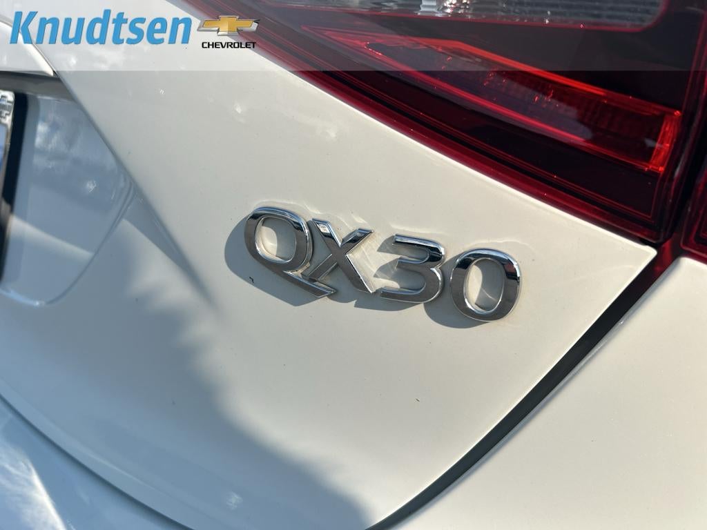2018 INFINITI QX30 Luxury