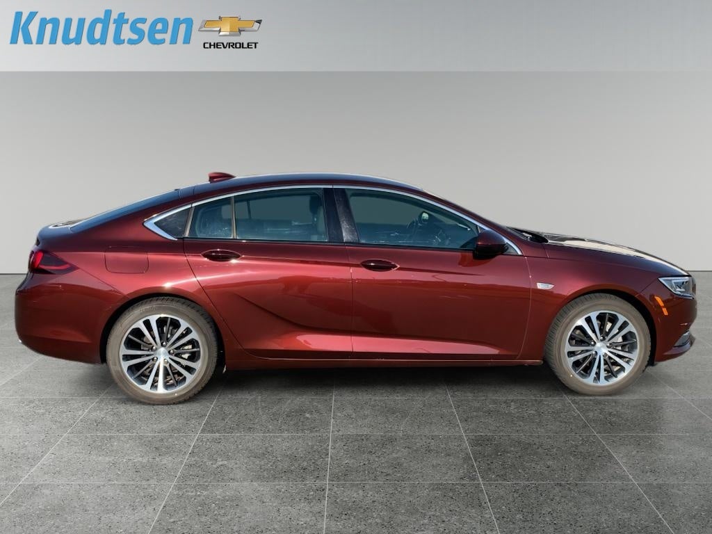 2018 Buick Regal Sportback Essence