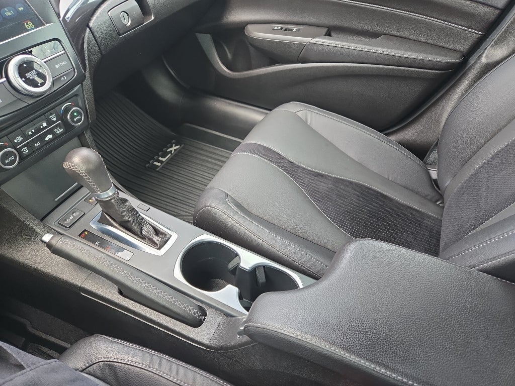 2020 Acura ILX w/Premium/A-SPEC Pkg