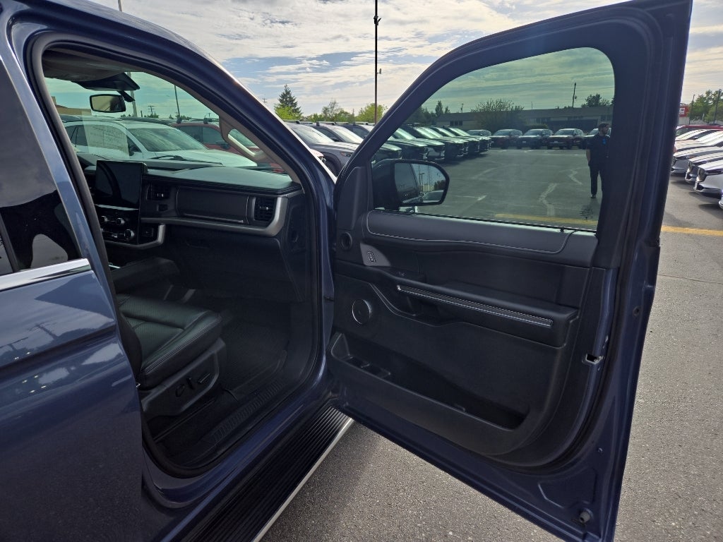 2023 Ford Expedition XLT