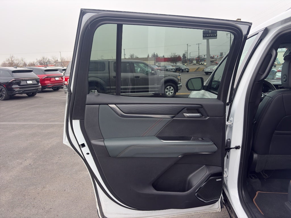 2024 GMC Acadia AWD AT4