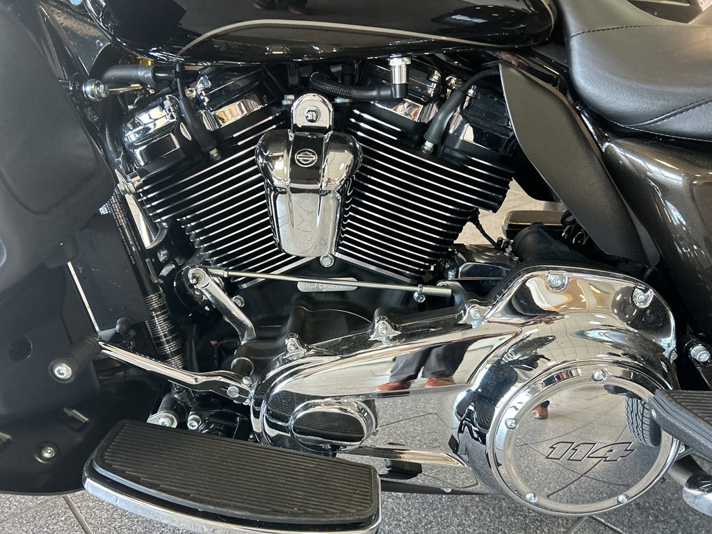 2020 Harley-Davidson FLHTCUTG Base