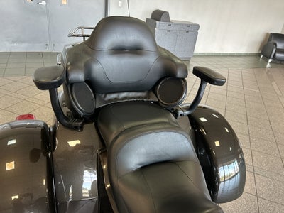 2020 Harley-Davidson FLHTCUTG Base