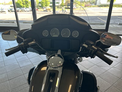 2020 Harley-Davidson FLHTCUTG Base