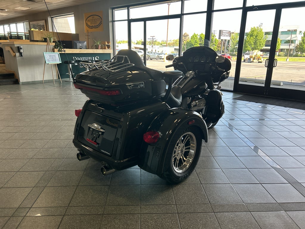 2020 Harley-Davidson FLHTCUTG Base