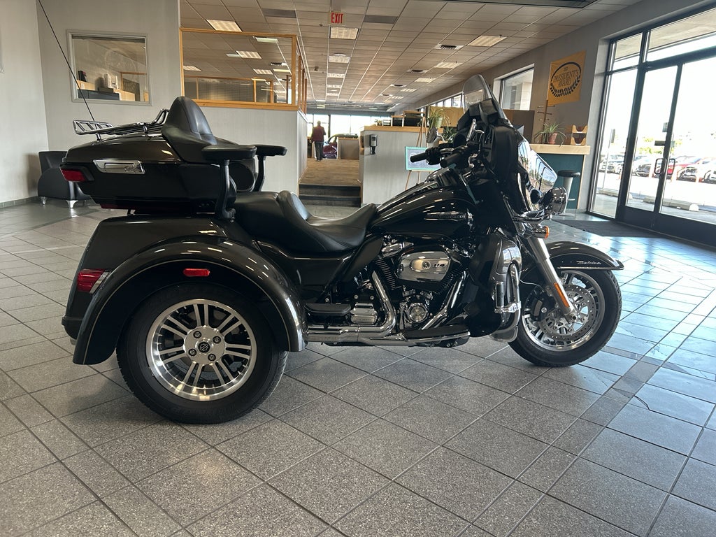 2020 Harley-Davidson FLHTCUTG Base