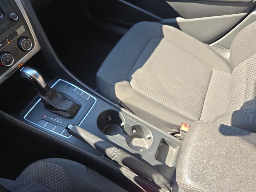 2015 Volkswagen Passat 1.8T S