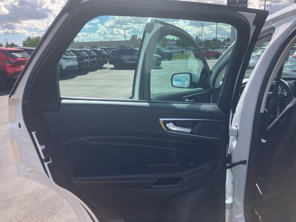 2021 Ford Edge Titanium