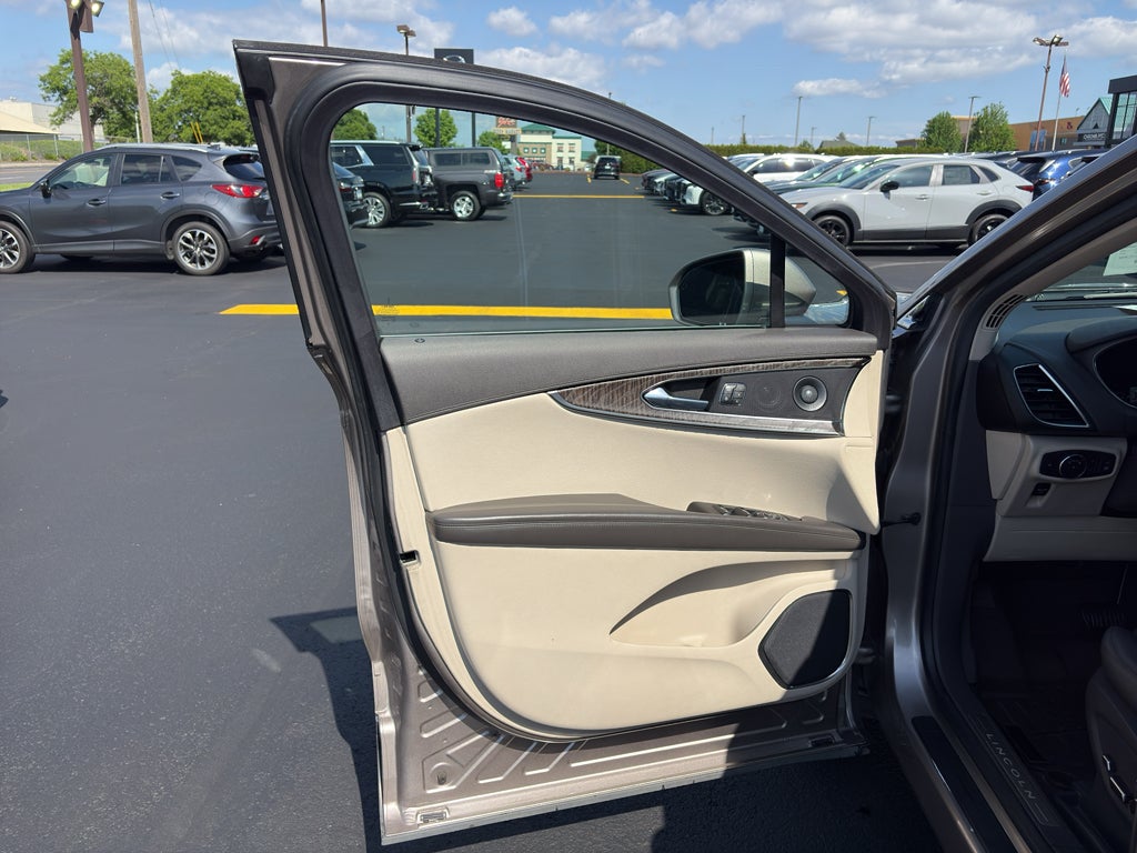 2019 Lincoln Nautilus Reserve