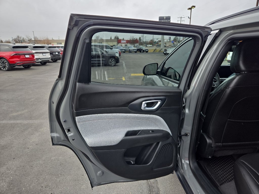 2023 Jeep Compass Latitude Lux