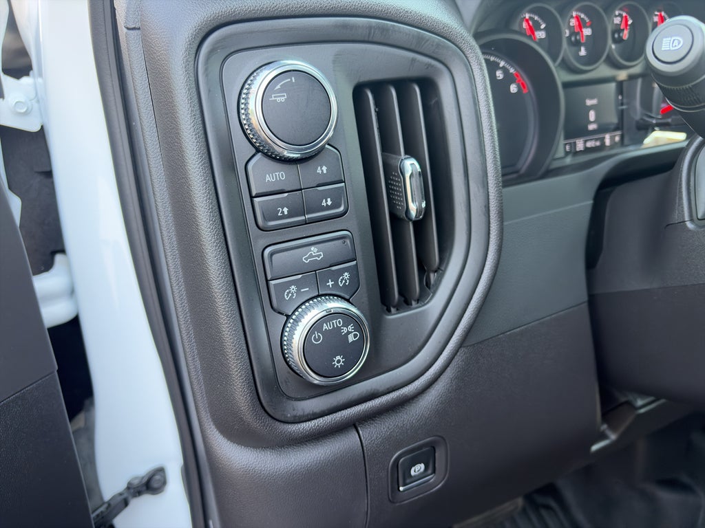 2024 GMC Sierra Pro