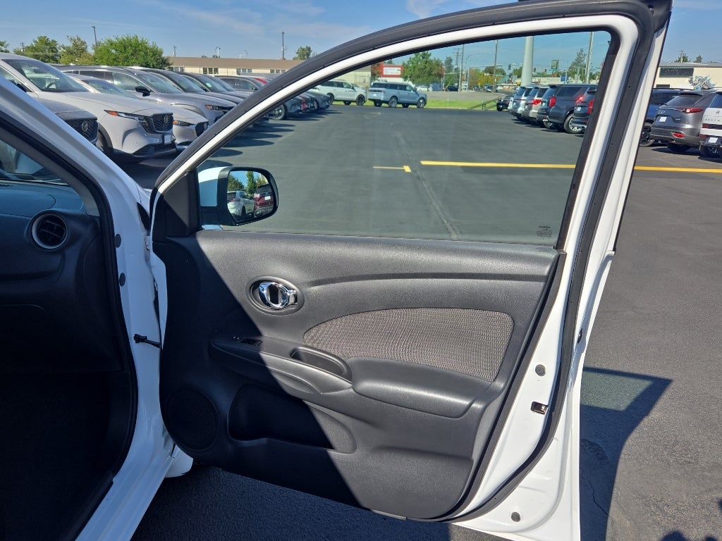 2013 Nissan Versa SV