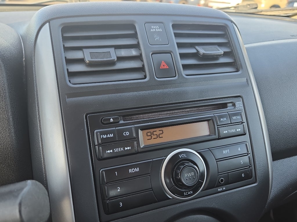 2013 Nissan Versa SV