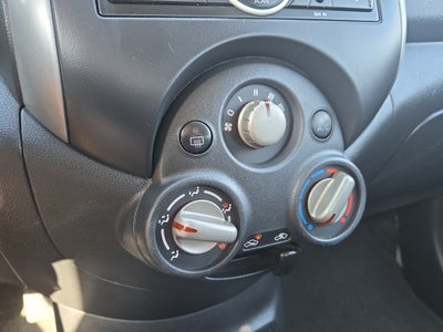 2013 Nissan Versa SV