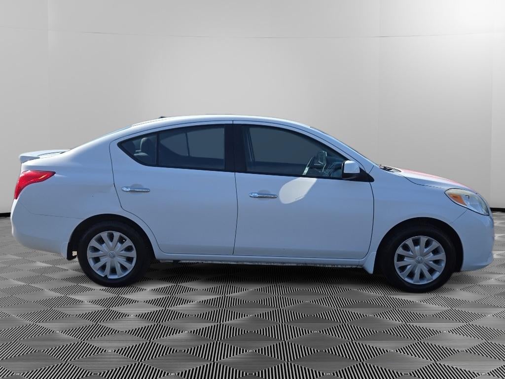 2013 Nissan Versa SV