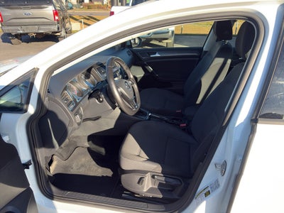 2018 Volkswagen Golf SportWagen S