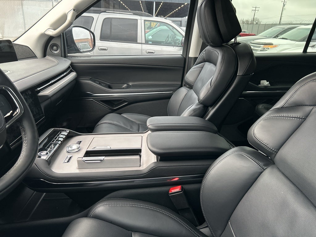2025 Lincoln Navigator L Reserve