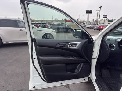 2020 Nissan Pathfinder SV