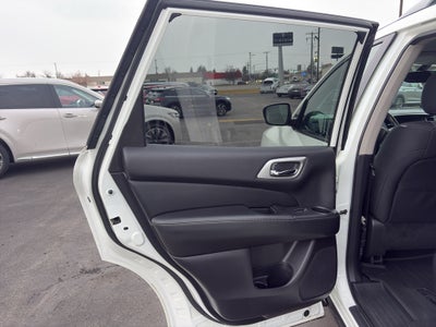 2020 Nissan Pathfinder SV