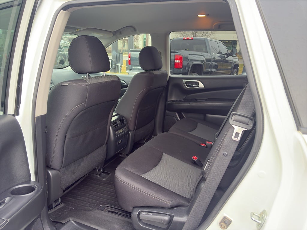 2020 Nissan Pathfinder SV