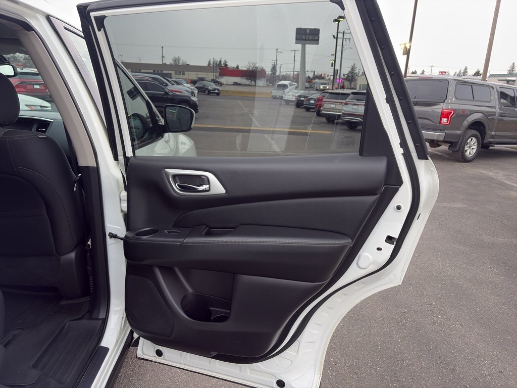 2020 Nissan Pathfinder SV