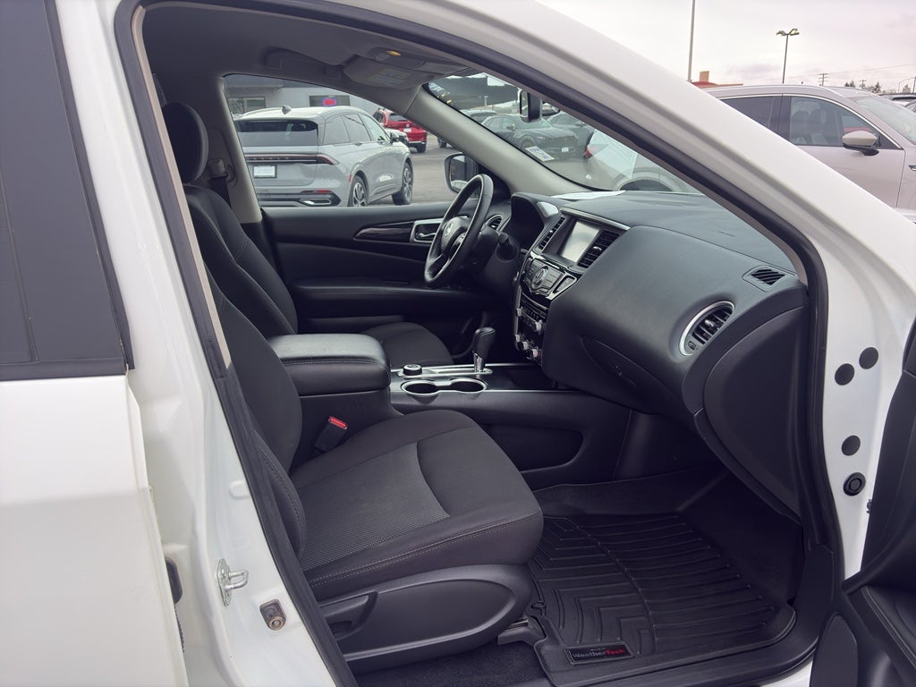 2020 Nissan Pathfinder SV