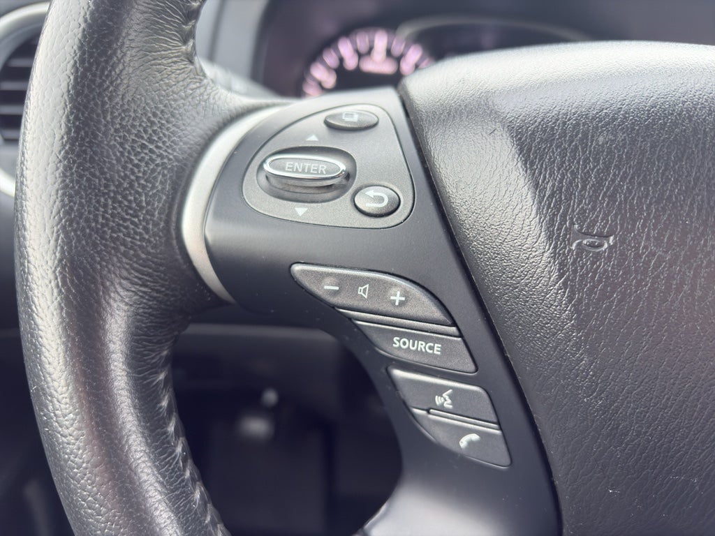 2020 Nissan Pathfinder SV