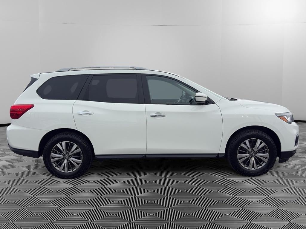 2020 Nissan Pathfinder SV