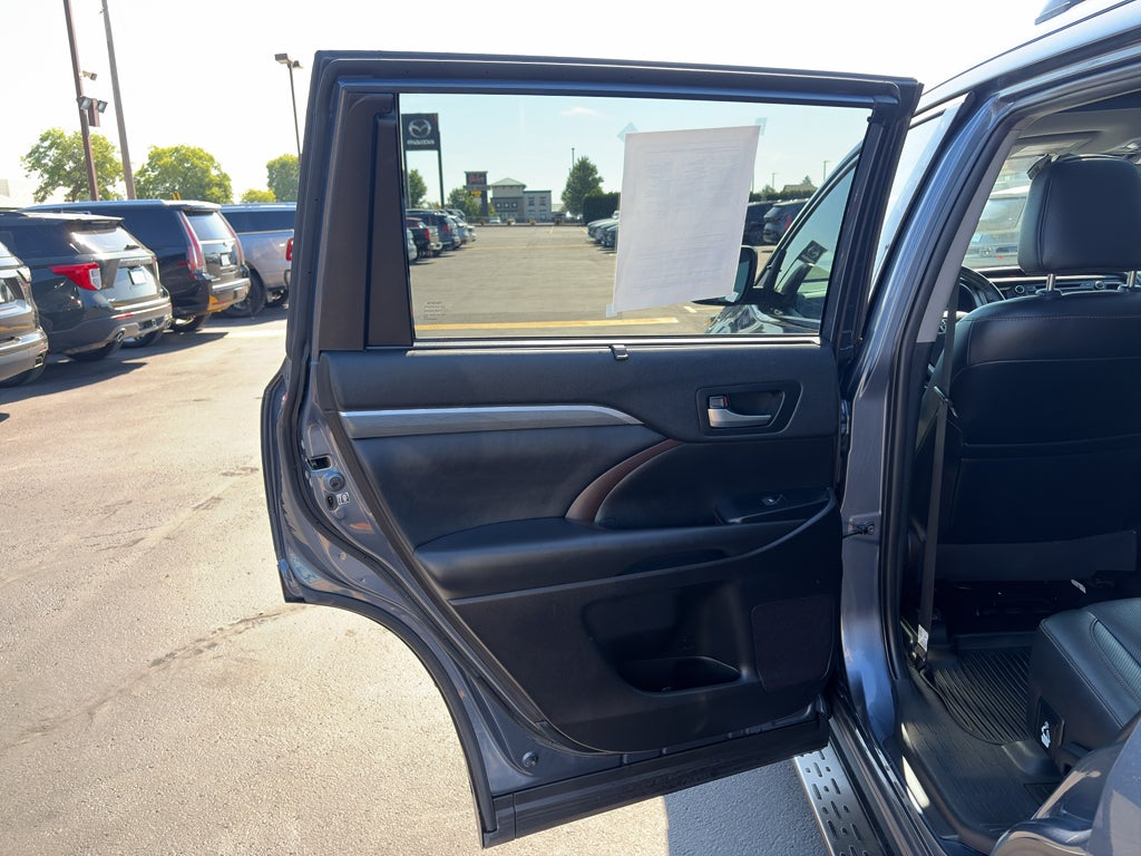 2019 Toyota Highlander Hybrid Limited Platinum