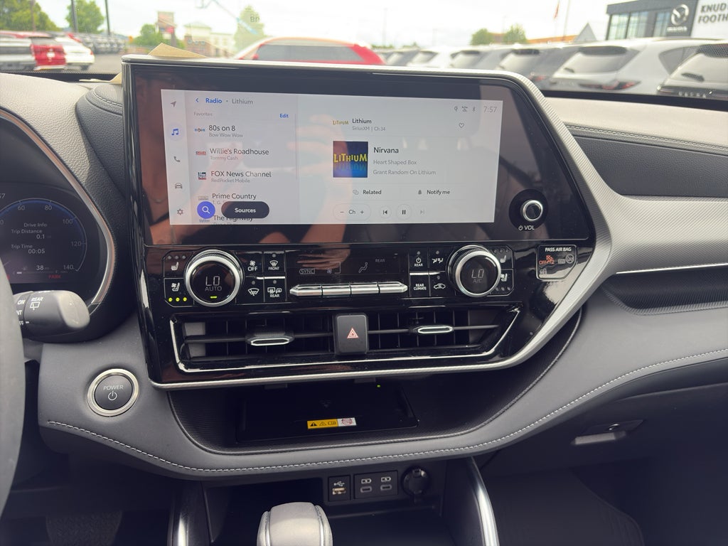 2025 Toyota Highlander Hybrid Hybrid Platinum