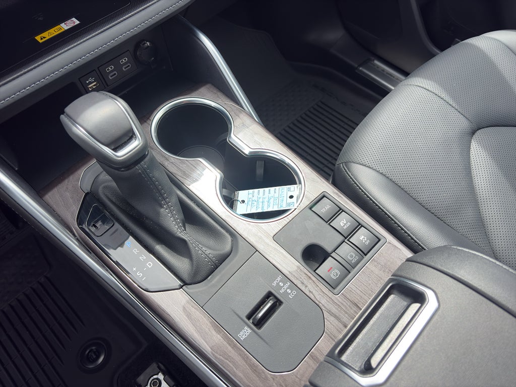 2025 Toyota Highlander Hybrid Hybrid Platinum