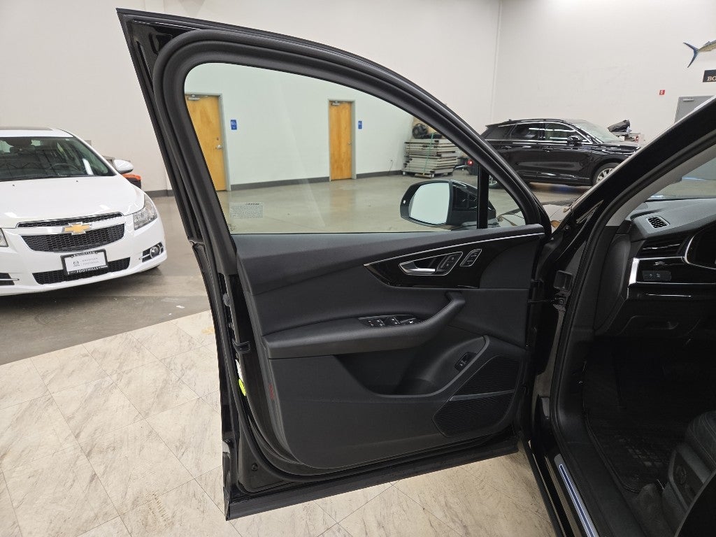 2021 Audi Q7 Premium Plus