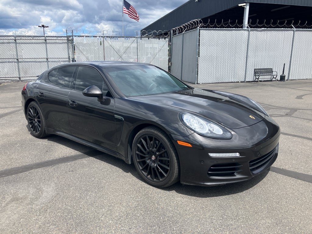 2016 Porsche Panamera 4