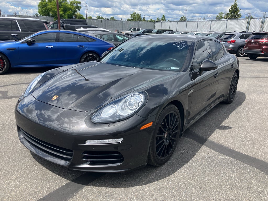 2016 Porsche Panamera 4