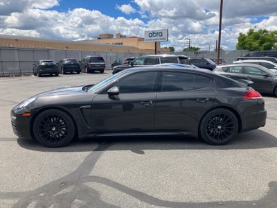2016 Porsche Panamera 4