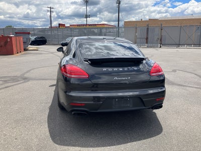 2016 Porsche Panamera 4