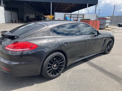 2016 Porsche Panamera 4