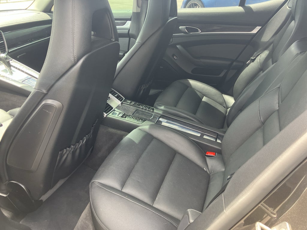 2016 Porsche Panamera 4