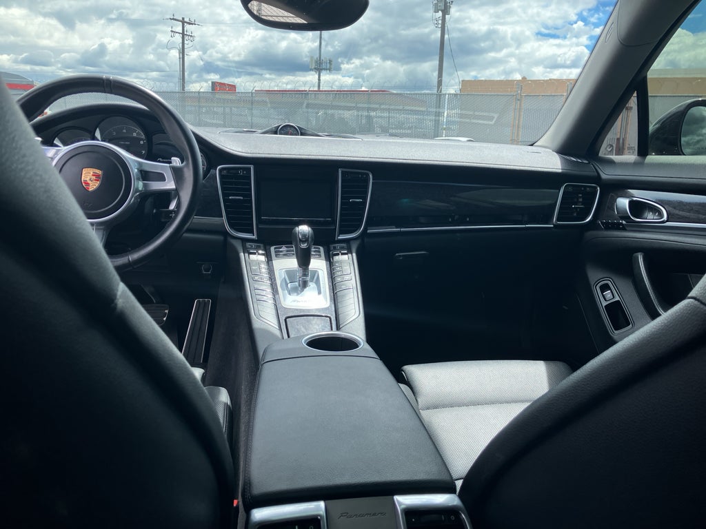 2016 Porsche Panamera 4
